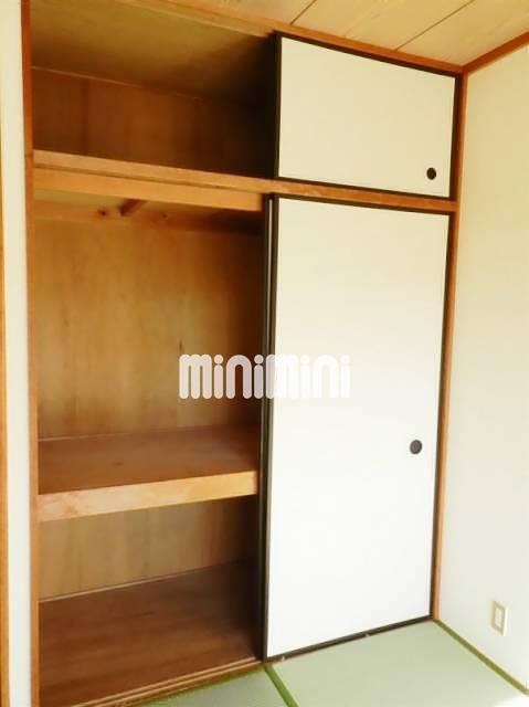 収納　押入れ　収納各お部屋にあります