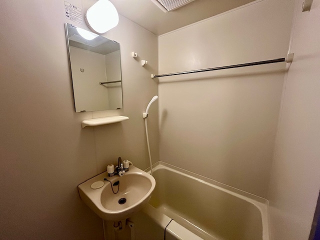 洗面設備　現状優先。設置は現地と異なる可能性があります。