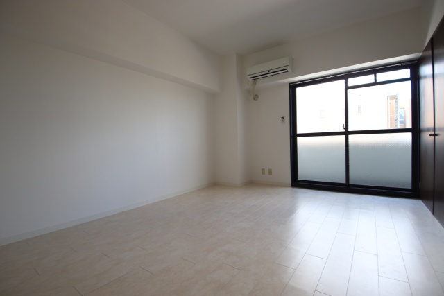 居室・リビング　※別号室の参考写真です。