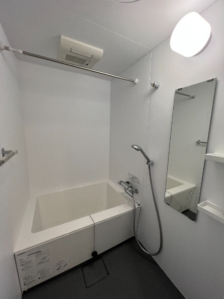 バス・シャワールーム　浴室には乾燥機がつきます！
