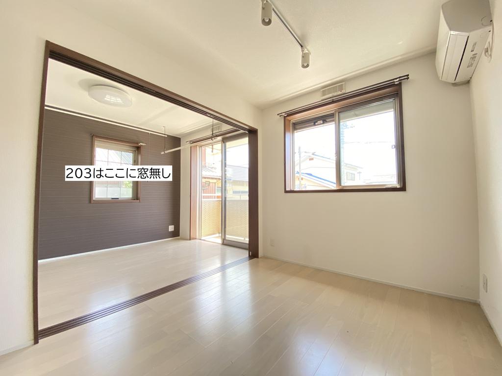 居室・リビング　同建物類似部屋参考画像です