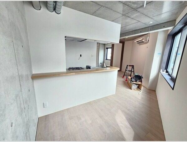 居室・リビング　☆明るい洋室☆