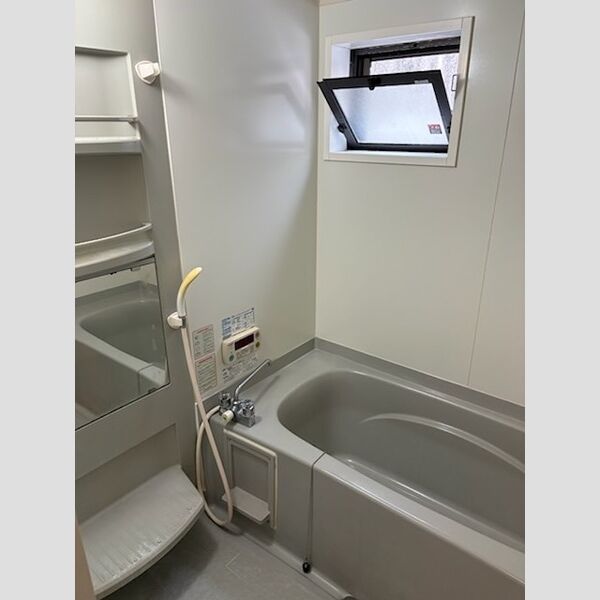 バス・シャワールーム　追い炊き機能付きのバスルーム♪