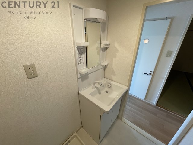 洗面設備　室内洗濯機置き場付きで便利！
