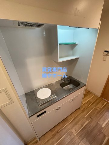 キッチン　コンパクトなキッチンで掃除もラクラク