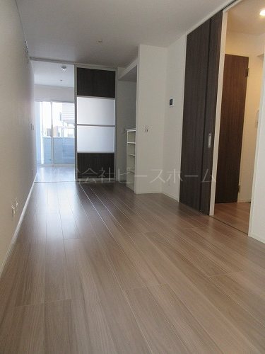 居室・リビング　※別号室参考写真