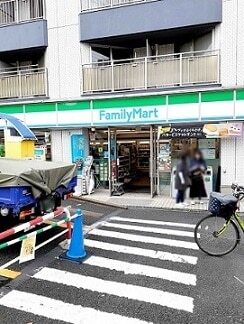 その他　ファミリーマート牛込柳町駅前店（その他）まで480m