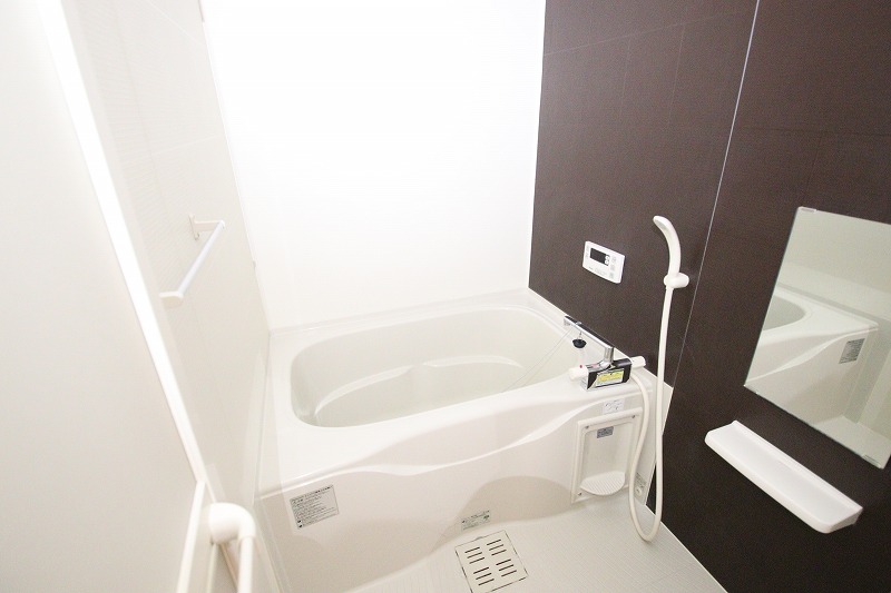 バス・シャワールーム　※同物件別号室写真となります。