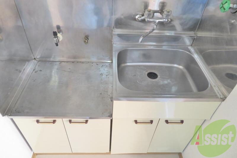 キッチン　キッチンは独立になっているので便利ですね。