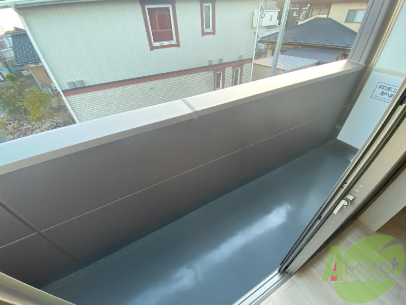 バルコニー　バルコニーです、南向きではかどりそうですね