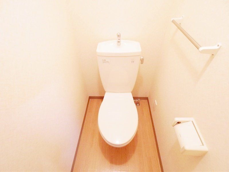 トイレ　※同仕様写真