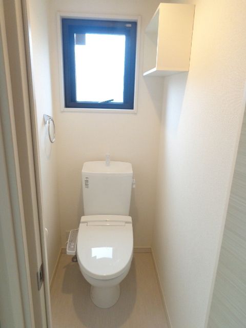 トイレ　ウォシュレット付き