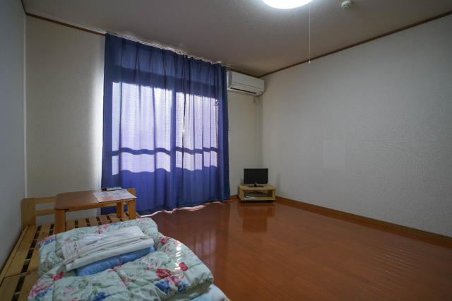 居室・リビング　同じ建物の別のお部屋