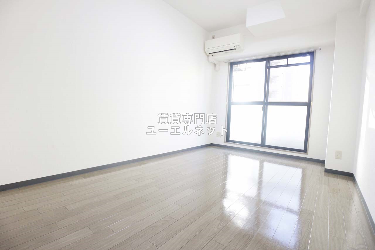 居室・リビング　ゆったりとくつろげる、落ち着きのある居室空間です