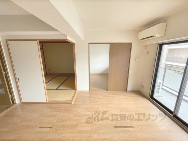 居室・リビング　リビング