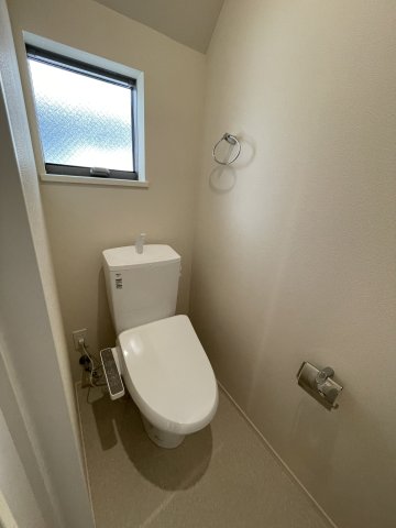 トイレ　★温水洗浄便座付き♪