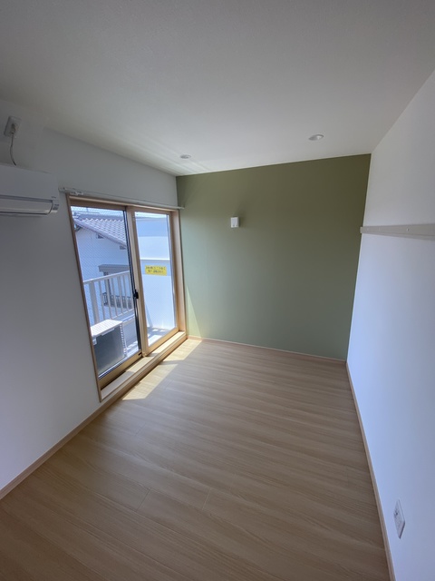 居室・リビング　特徴的なクロスが魅力的です。