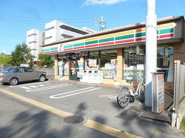 コンビニ　セブンイレブン 長野栗田店（コンビニ）まで845m