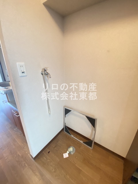 その他　洗濯機置き場は室内にあるので雨に濡れる心配はありません。
