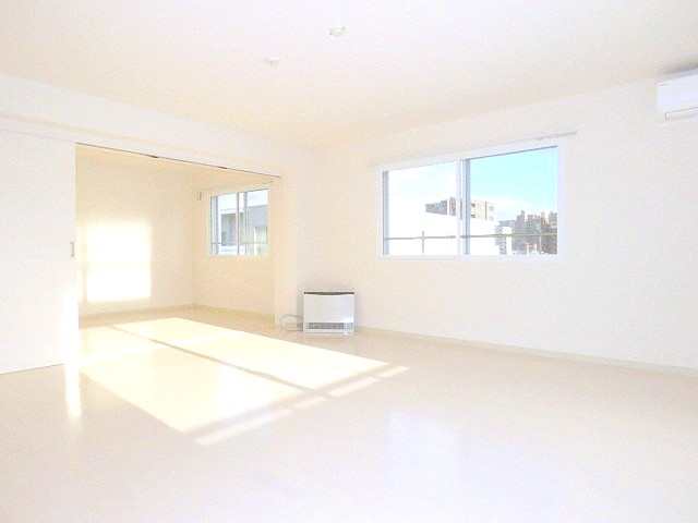 居室・リビング　広々リビング♪