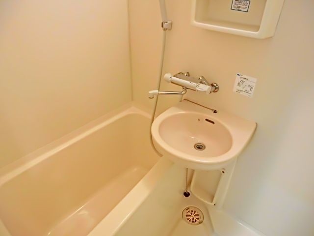 バス・シャワールーム　バスルーム