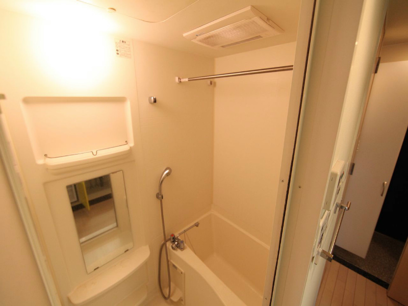 バス・シャワールーム　浴室暖房乾燥機付　24時間換気機能付バスルーム