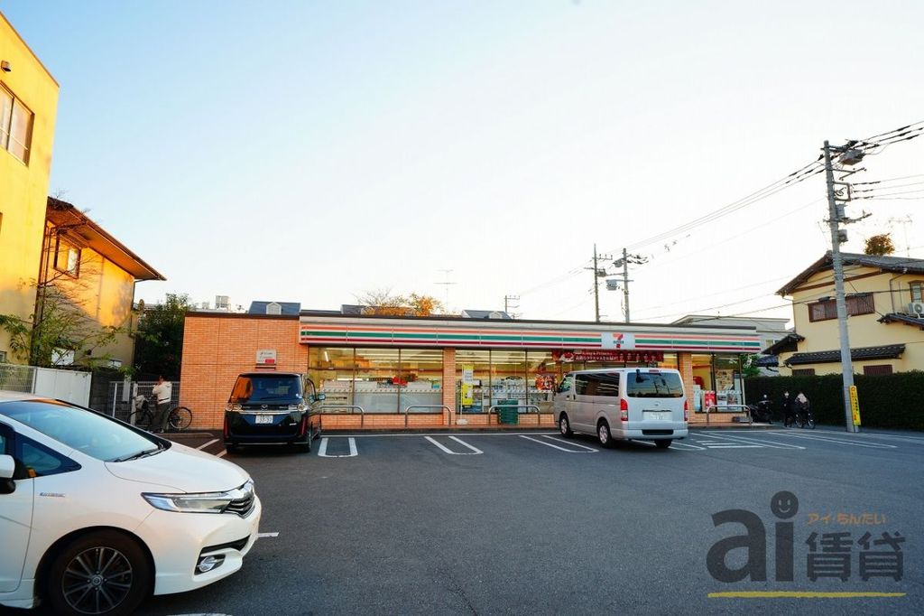 コンビニ　セブンイレブン小平仲町店（コンビニ）まで240m