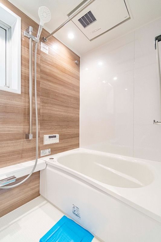 バス・シャワールーム　コンパクトで使いやすいお風呂です