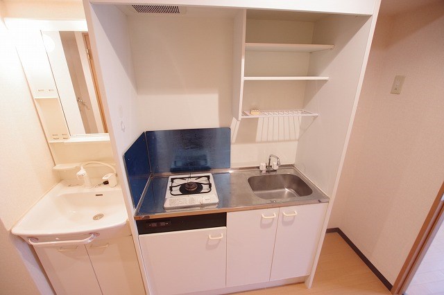 キッチン　※同タイプのお部屋の画像です。