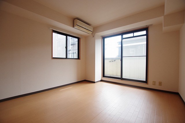 居室・リビング　※同タイプのお部屋の画像です。