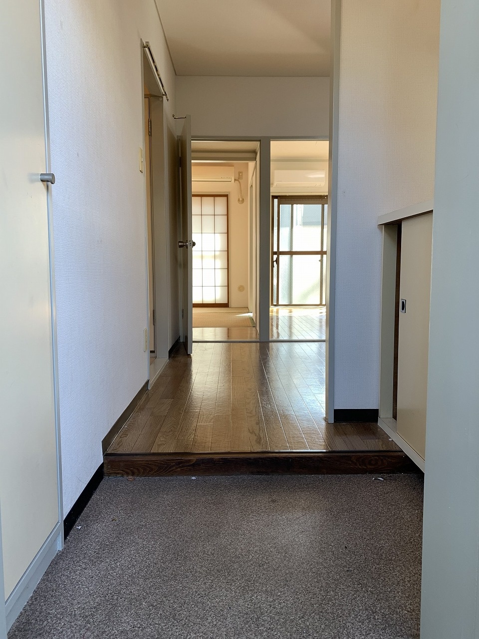 玄関　別部屋参考写真