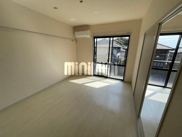 居室・リビング　※２０２号室の写真です。