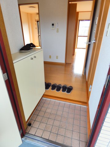 玄関　シューズボックスのある玄関です