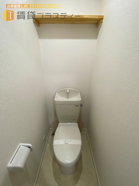 トイレ　収納棚付きは嬉しいポイント