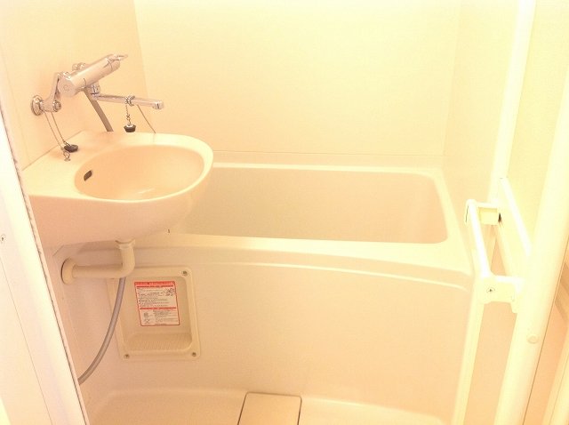 バス・シャワールーム　お風呂で日々の疲れを落としましょう