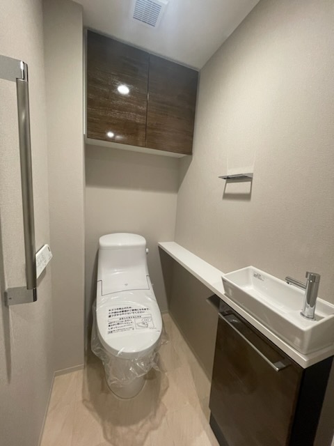 トイレ　温水洗浄暖房便座