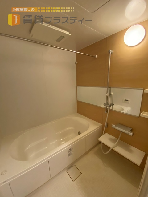 バス・シャワールーム　大きなお風呂でゆったりバスタイム。