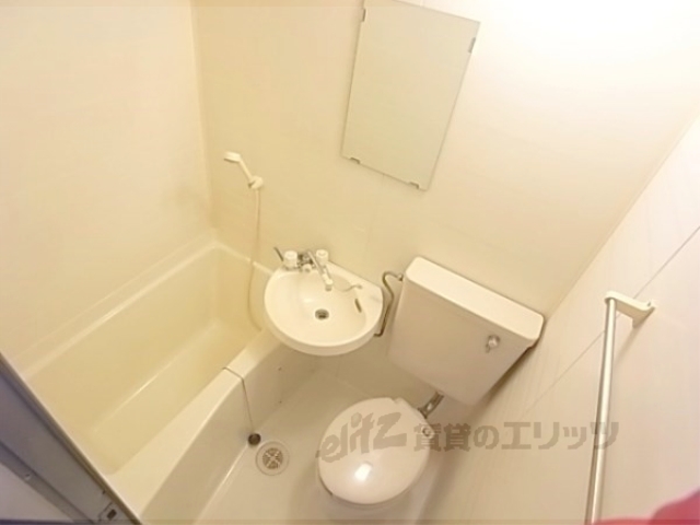 バス・シャワールーム　お風呂とトイレの掃除が一度で済みます