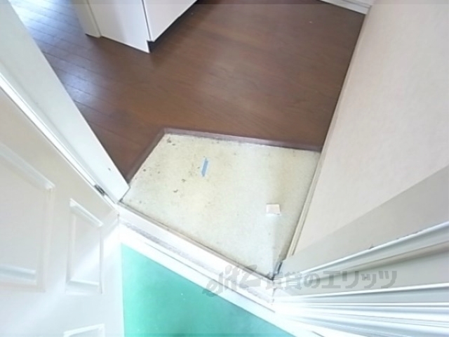 玄関　一人暮らしには十分な広さの玄関です