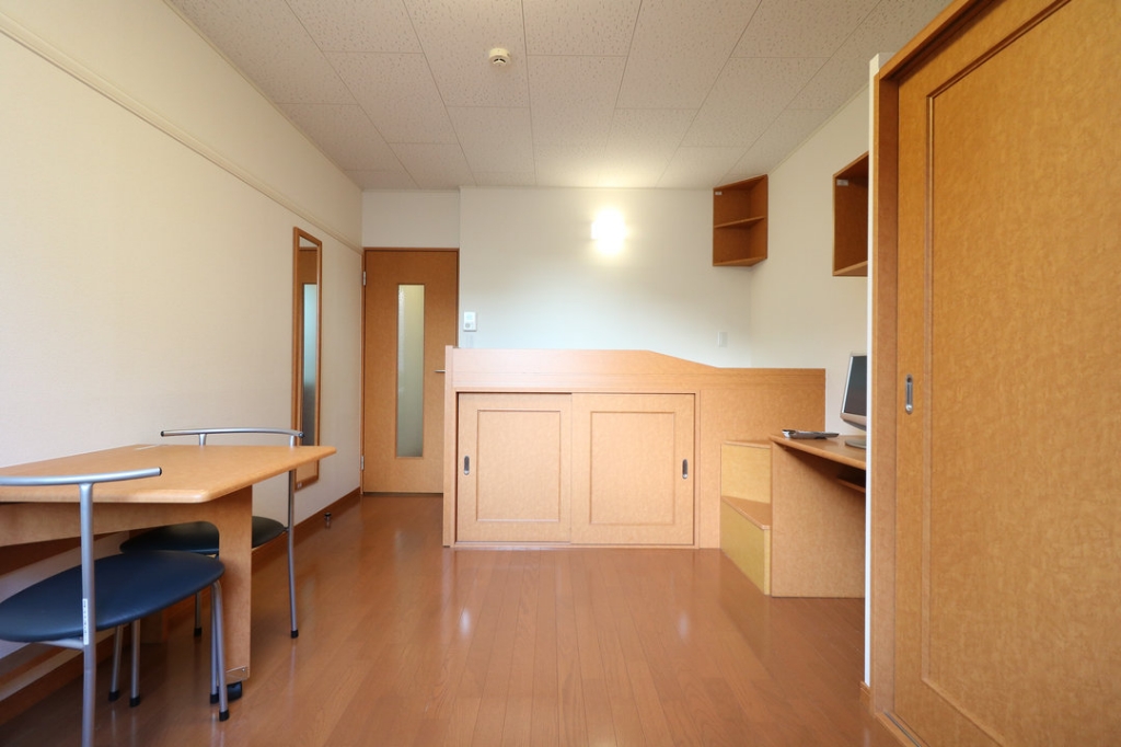 居室・リビング　１階はフローリング（※画像は代表例です）