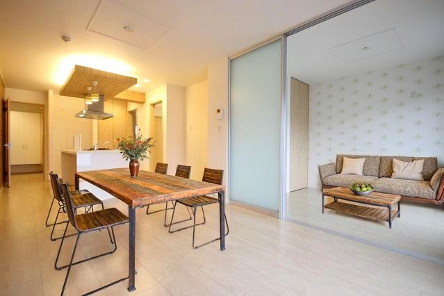 居室・リビング　ＣＧで家具等を配置したもので家具等は含まれません。