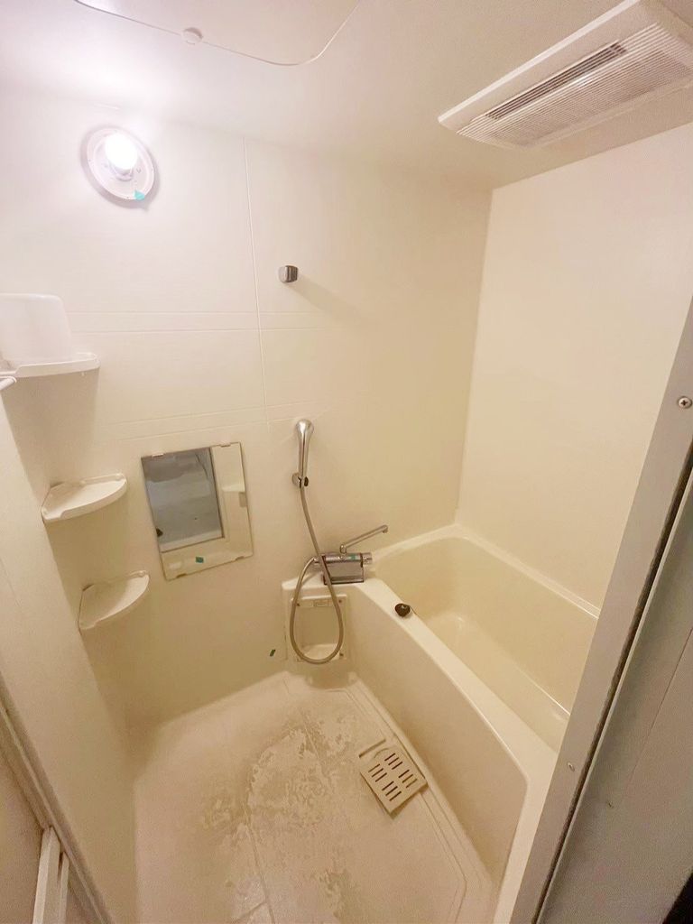 バス・シャワールーム　バス