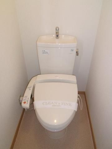 トイレ　バストイレ別です