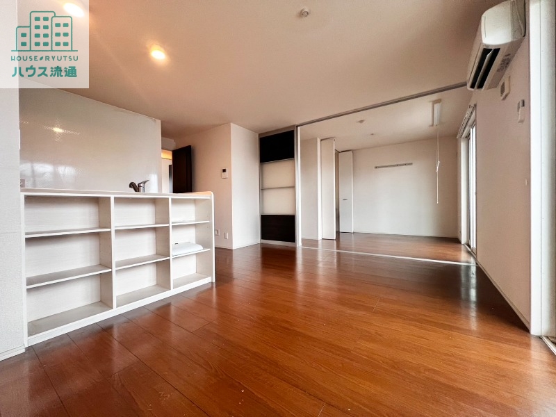 居室・リビング　※室内写真は清掃前のものです