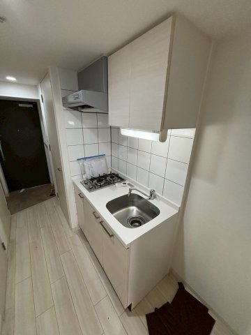 キッチン　同物件別部屋写真