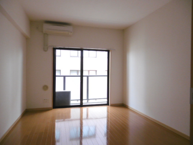 居室・リビング　洋室7.1帖です