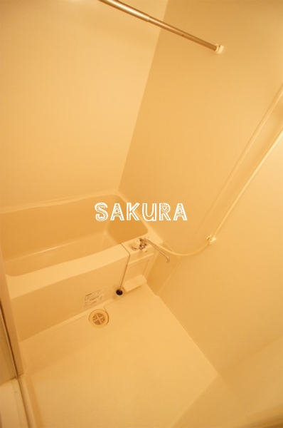 バス・シャワールーム　雨の日でも安心の浴室乾燥機付きです♪