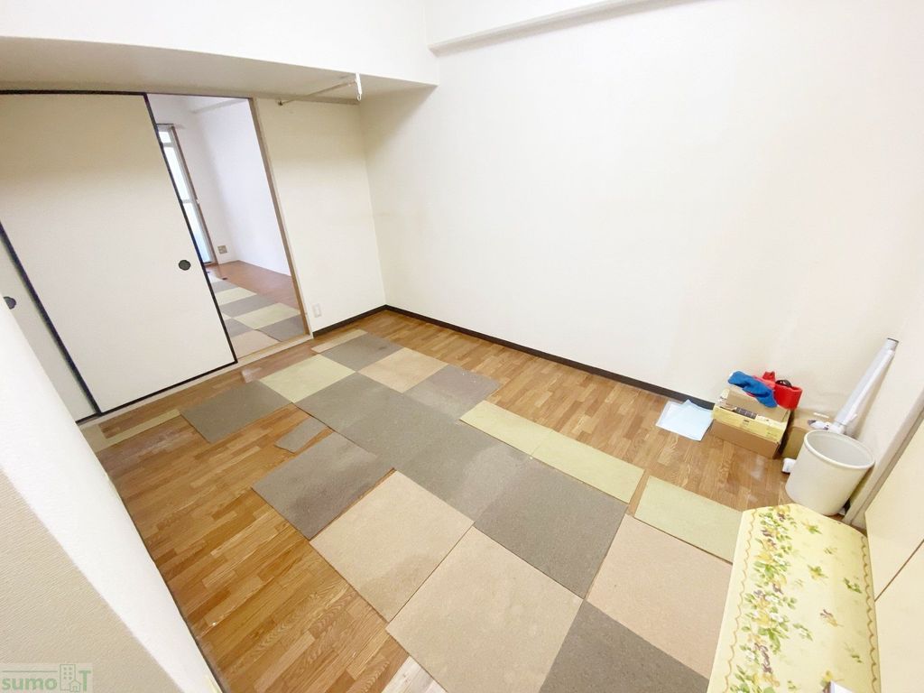 居室・リビング　玄関