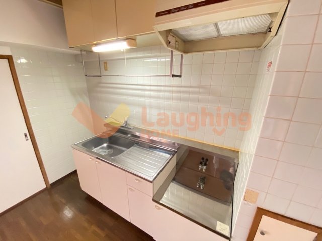 キッチン　コンパクトなキッチンで掃除もラクラク