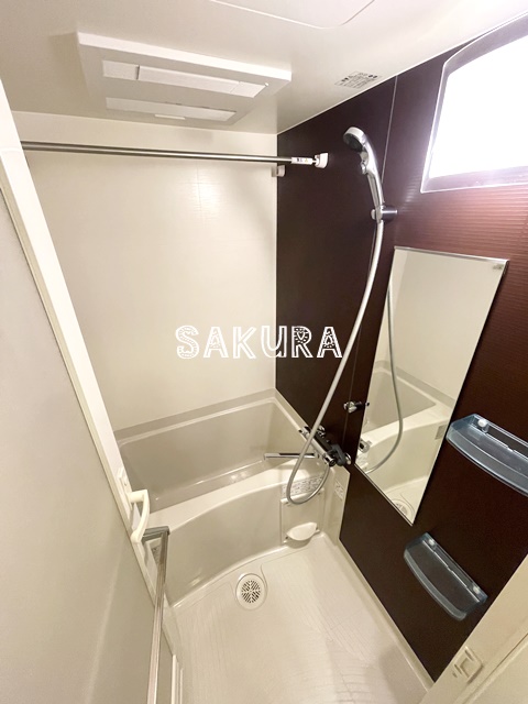 バス・シャワールーム　浴室乾燥機付き♪